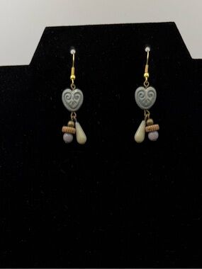 Source Unknown Heart Drop Earrings in Pale Gray and Cream